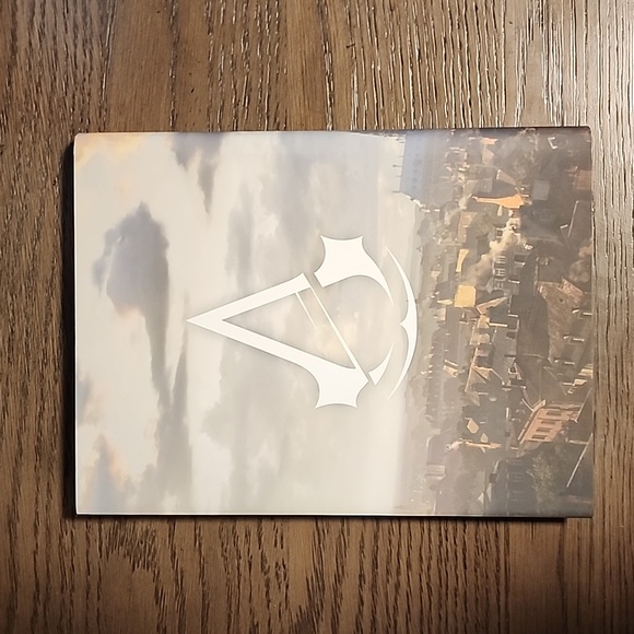 Assassin's Creed: Unity The Complete Official Guide Collector's Edition HC - Picture 2 of 6